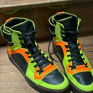 Gucci men’s Hi Top Sneakers 10G 11US